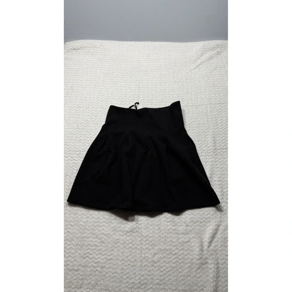 Maeve Black Textured Diamond Matelasse Pleated Mini Skirt Size 2 High Waist